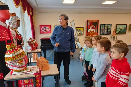Экскурсия в «Дом Дружбы народов» в рамках республиканского проекта «По родному краю с рюкзаком шагаю»