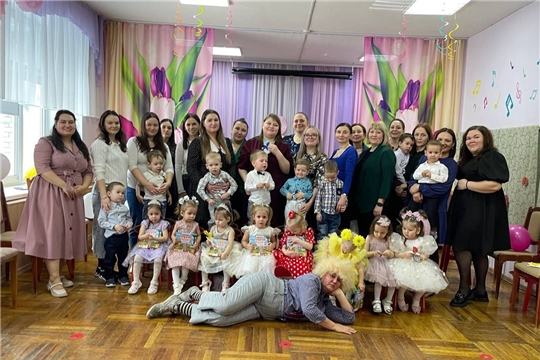 Первые весенние утренники малышей, посвященные 8 Марта! 
