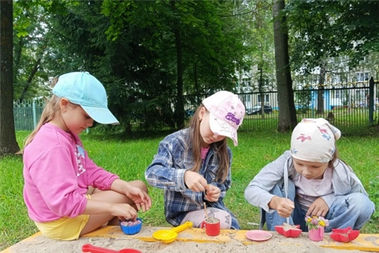Игры в песочнице. "Кафе" под открытым небом