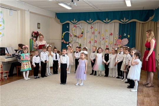 «Капризка в гостях у ребят»: весенний праздник в группе "Познавайки"