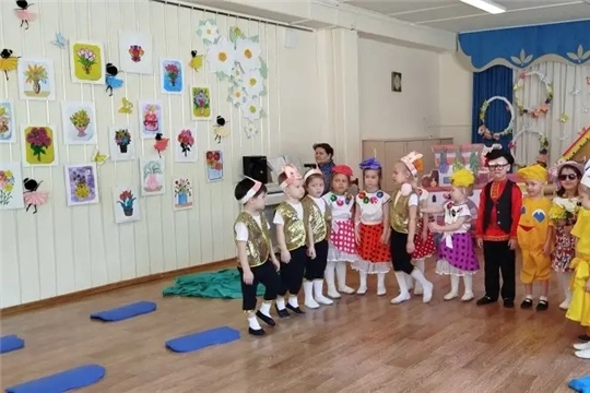 "Театральная весна"