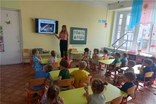 Познавательный час  "Они сражались за Родину"
