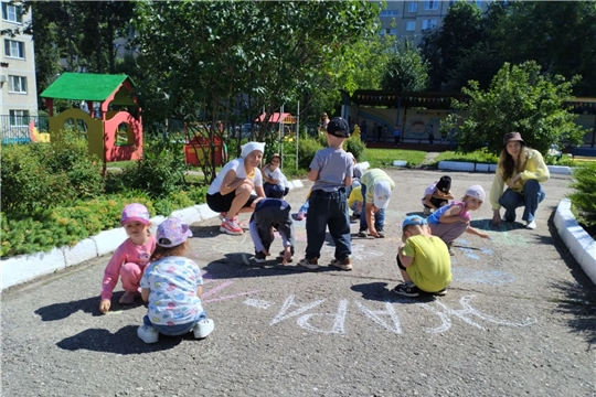 Краски лета в группе "Любознайки"