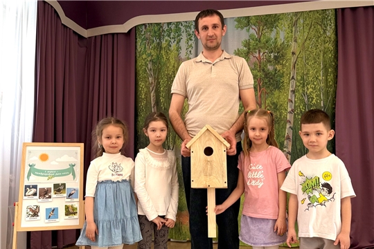 Воспитанники и родители присоединились к акции "Домик для птиц"