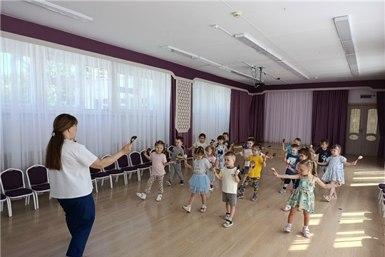 Кружок "Топни ножкой"