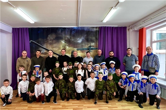 "«Будем в армии служить»"
