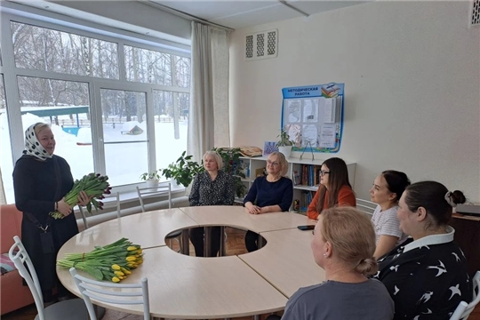 "Проведение акции «Город благодарит» в честь Международного женского дня 8 Марта"
