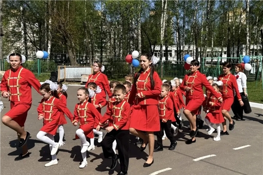 "Парад дошколят и юнармейцев в честь Дня Победы"