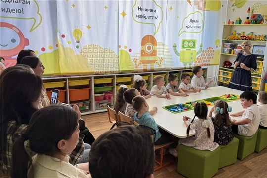 Каким же интересным и увлекательным может быть урок английского языка для малышей в детском саду узнали родители 