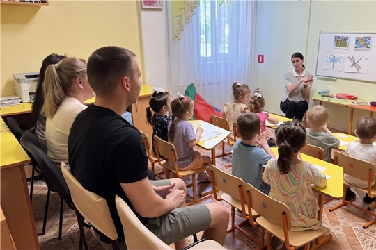 В детском саду прошло отчетное занятие по дополнительной платной услуге тестопластика "Пластилиновая ворона"