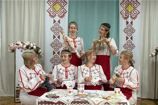 Флешмоб «Единые сердцем: хранительницы чувашской красоты и слова».