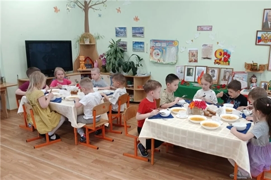 Столовый этикет в детском саду