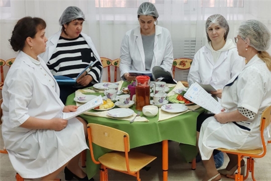 Консультация «Особенности летнего питания» с родителями