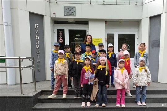 Воспитанники лагеря «Мечтай! Твори! Созидай!» побывали в гостях в библиотеке им. В. Чаплиной.
