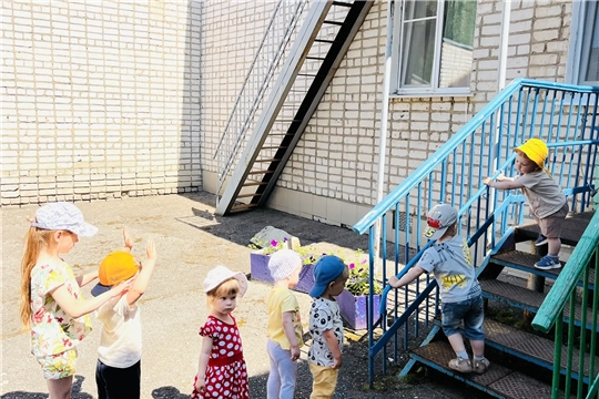 Безопасность на лестнице в детском саду. 