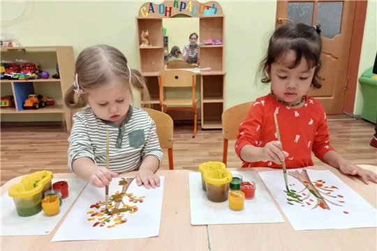 Нетрадиционная техника рисования в группе "Ромашки"
