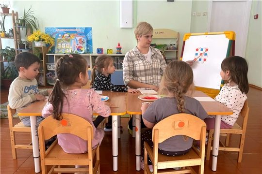 Аппликация во второй младшей группе