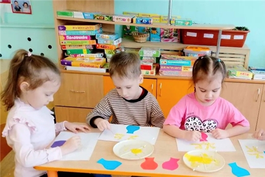 Рисование в старшей группе на тему «Ветка мимозы»
