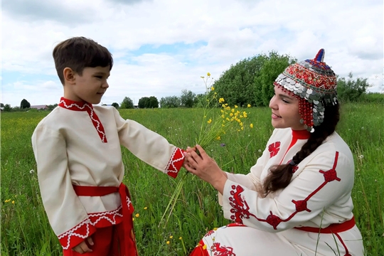 Фоточеллендж «Моя семья в национальном костюме»