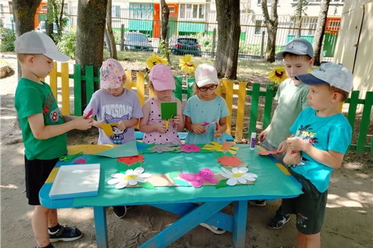 Фоторамка «Цветочное лето» своими руками