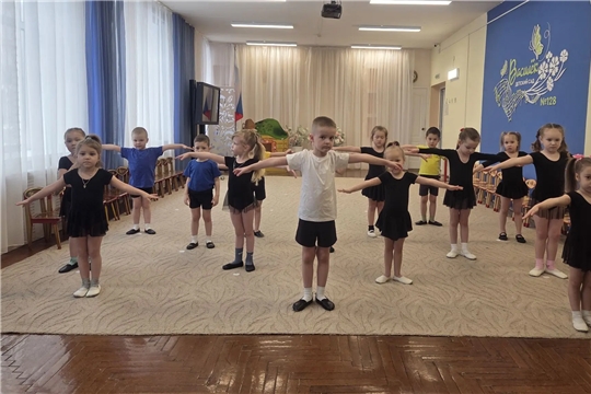 Танцы — одно из самых любимых занятий у дошкольников
