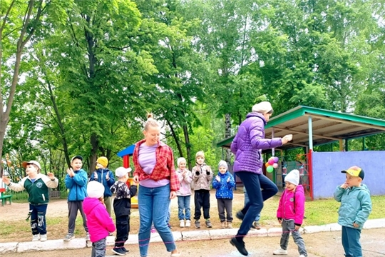 Поиграй с мамой