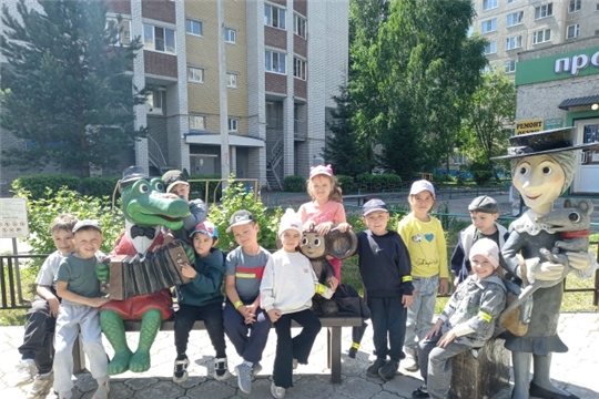С рюкзаком шагаю