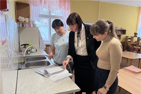 Проведена проверка групп и документации воспитателей