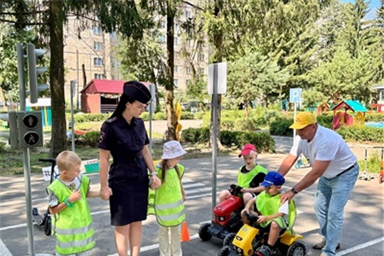 Правила дорожные — детям знать положено!