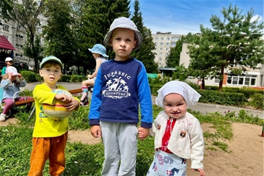 Головной убор для ребёнка в жару: зачем он нужен?