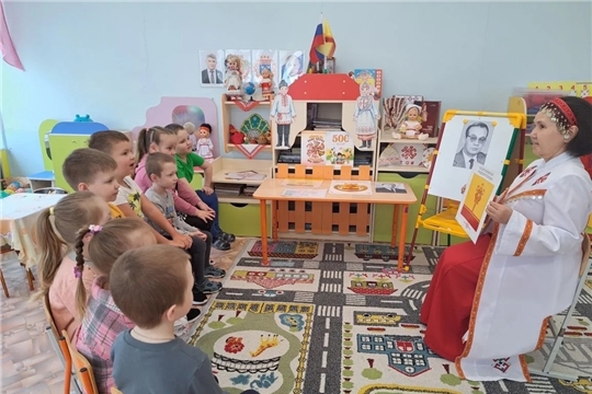 Познавательный час "Мой герб, мой флаг, моя республика"