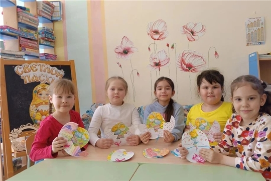 Совместное творчество детей группы «Акварельки»: пасхальная поделка в технике декупаж.