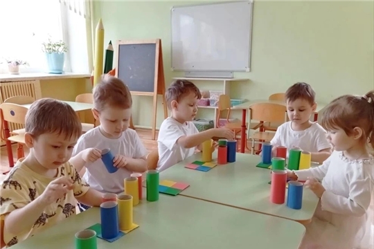 Увлекательное занятие в кружке "Говорящие пальчики"