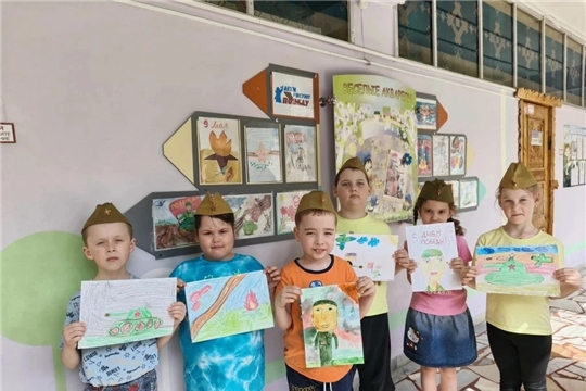 Выставка рисунков «ДЕТИ РИСУЮТ ПОБЕДУ»