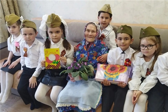 «Подари цветок ветерану»: встреча наших воспитанников с тружеником тыла