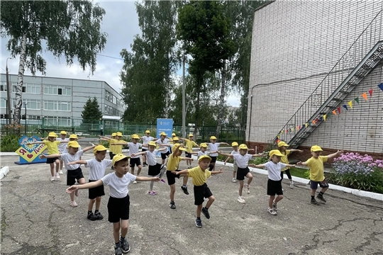 Утренняя зарядка в детском саду