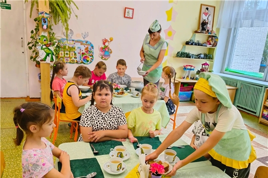 Вкусный вторник: в детском саду подали нежный суп с клёцками
