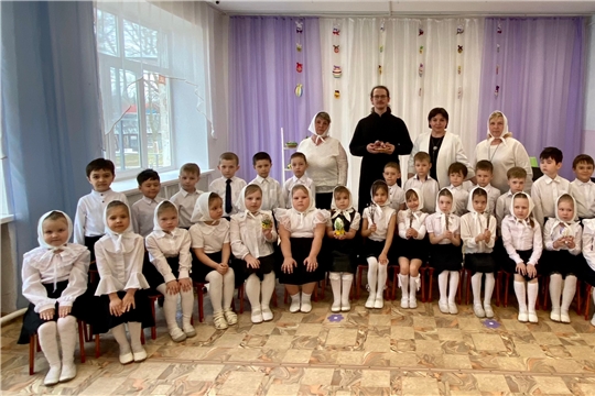 Светлая седмица в детском саду: урок добра от дьякона Сергия.