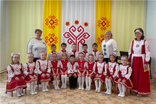 В краю ста тысяч песен... 
