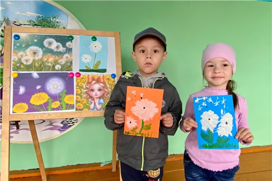 Одуванчик! До чего ж ты на облачко похож!
