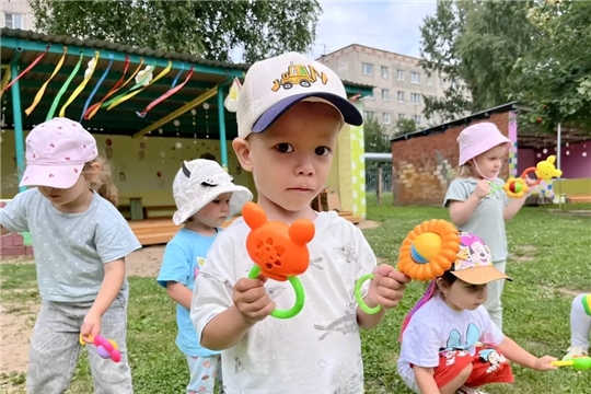 «Музыкальная полянка»: лето звучит в каждом аккорде!