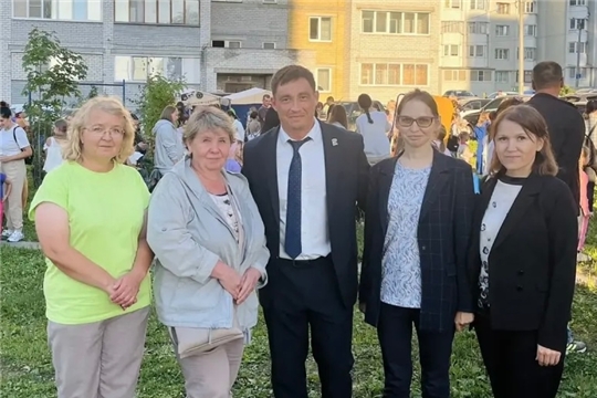 Когда соседи вместе...
