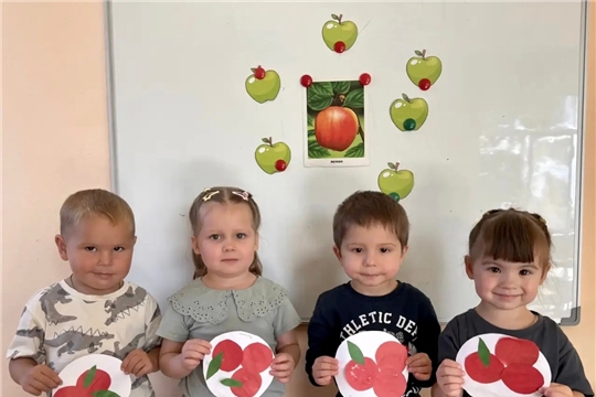 Яблочный переполох: витамины в каждой ладошке!