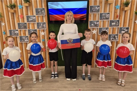 Выставка «Герои и Подвиги – Юные защитники Родины»