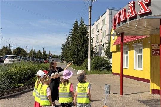 По родному краю с рюкзаком шагаю