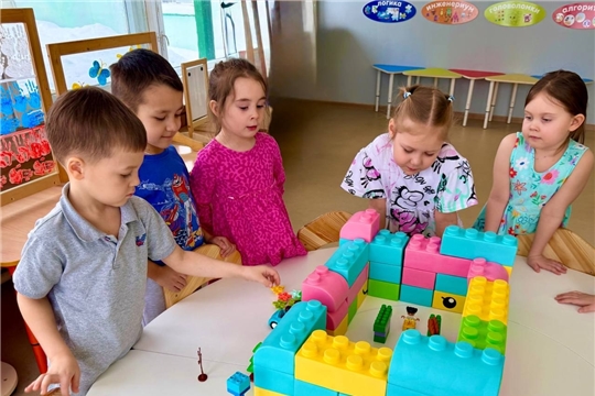  "ТехноМир : развитие без границ. Макет производства «Кондитерская фабрика. Вавилон»