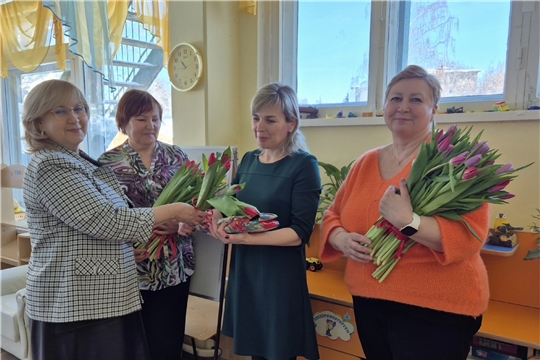 Городская акция «Удели внимание — поздравь с праздником»