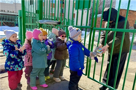 Контакты с незнакомыми людьми на улице