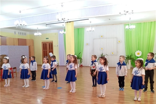 Акция #ЗАЖГИСИНИМ 