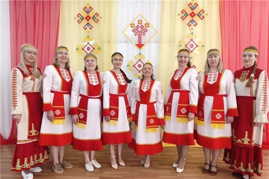 Флешмоб «Единые сердцем: хранительницы чувашской красоты и слова»